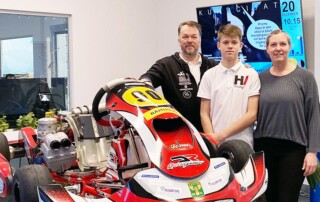 Hampus Varis – HV Racing på besök. PrismaTibro är stolt sponsor Hampus från Tibro som tävlar i storkart och hade en lysande säsong 2022. 