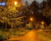 Parkarmaturen Prisma Light Ellie med varmt ljus